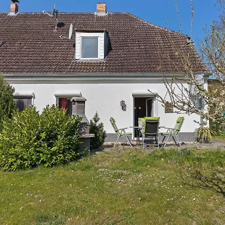 Elegant Apartment With Garden In Gingst Eksteriør billede