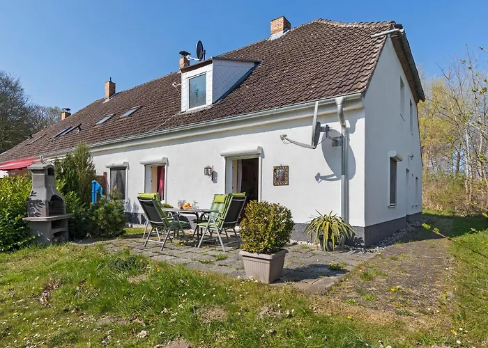 Elegant Apartment With Garden In Gingst