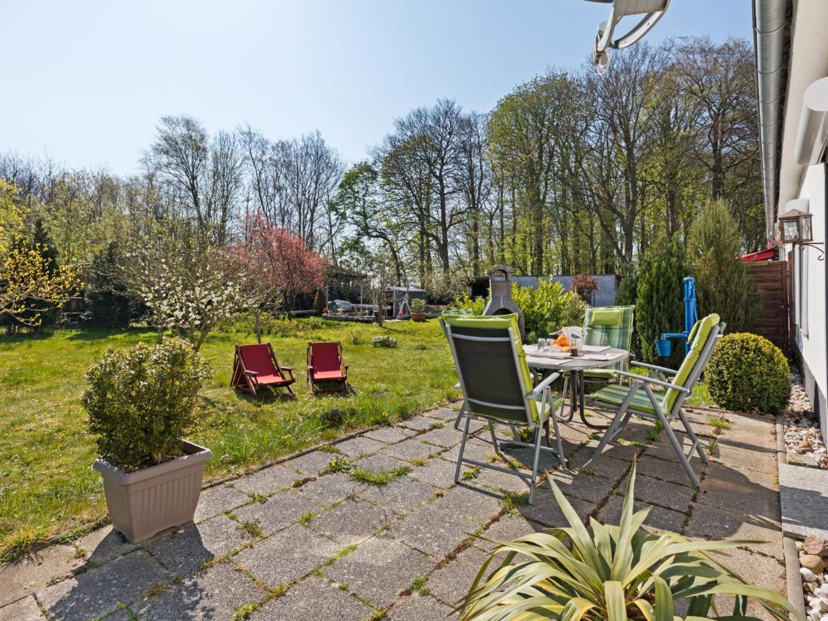 Elegant With Garden In Gingst