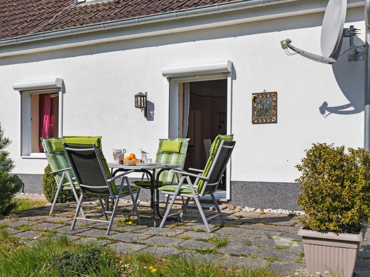 Elegant With Garden In *